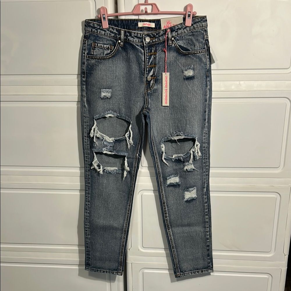 NWT Charlotte Russe Refuge Cropped Boyfriend Jeans